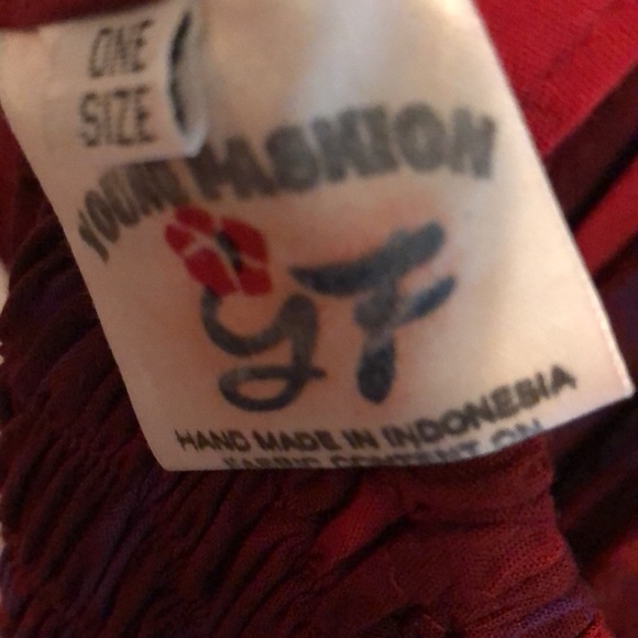 Authentic Hawaiian dress reds and hints of purple flower print - Picture 10 of 11